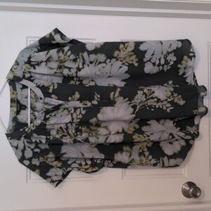 Simply Vera Vera Wang Floral Short-Sleeve Blouse in Olive, White, Black